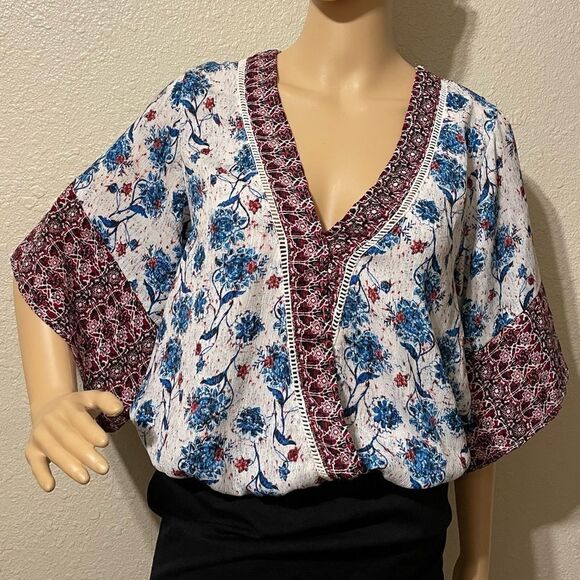 OLM 1/2 Sleeve Boho Hippie Floral Patch Blouse White Blue Wine Size Small - Picture 2 of 8